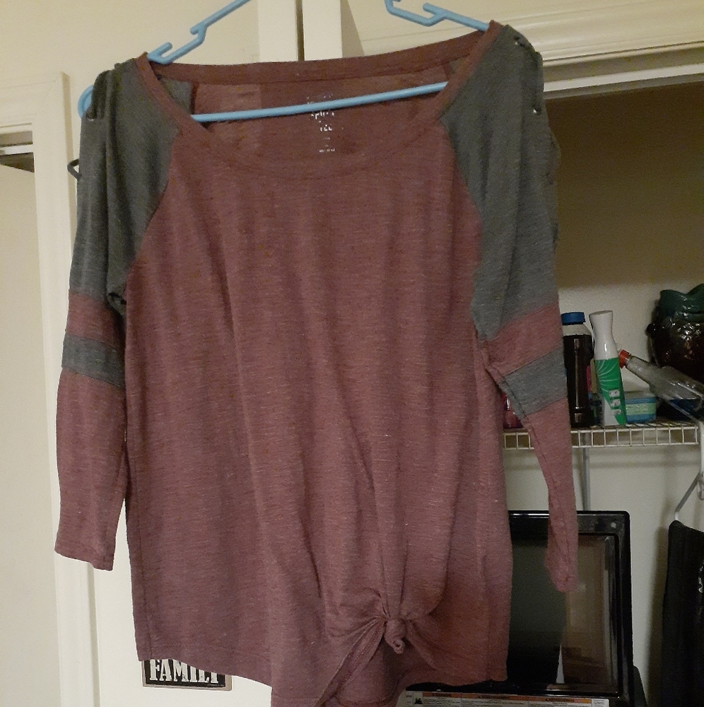 SO Ladies tied shirts